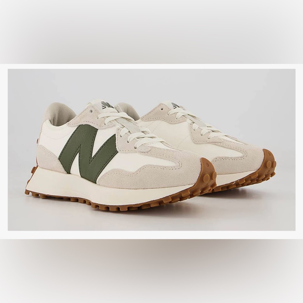 New Balance 327 Moonbeam Oak Leaf green